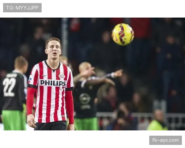 Lautaro禁区对抗能力凸显，状态回暖令对手防线难挡