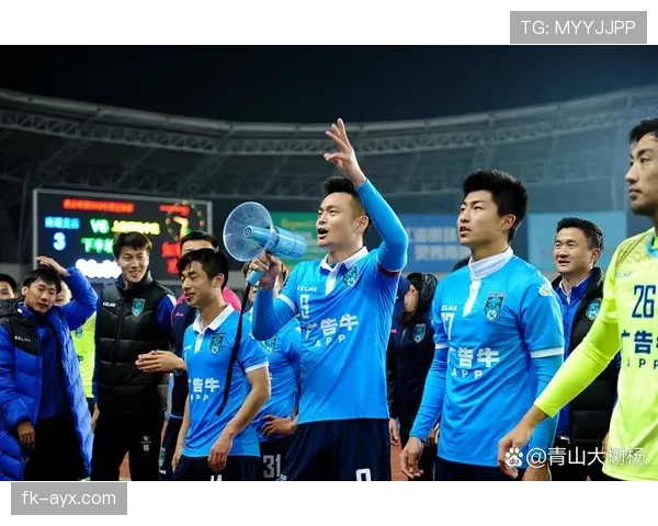 亨克制胜时刻展现高超战术，精彩表现成比赛亮点