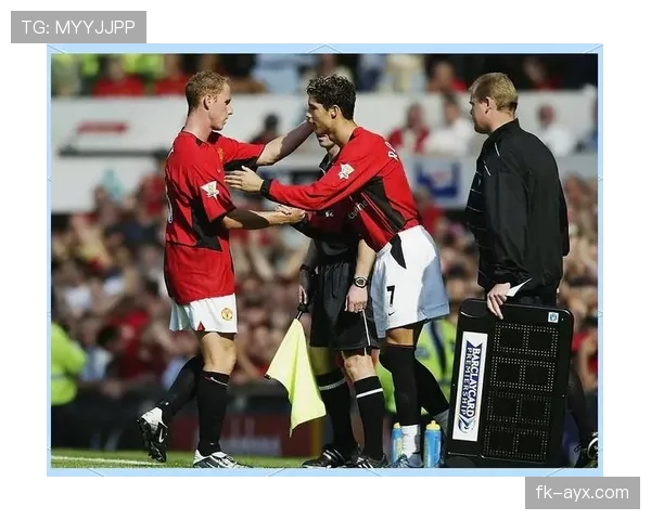 C罗重返曼联状态回暖，球迷重燃传奇前锋高光期待